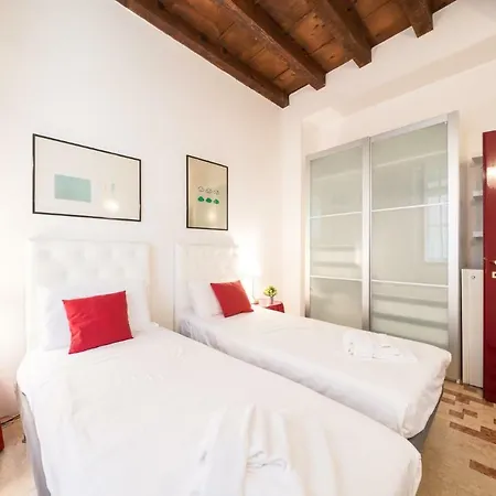 Bright - Borsari Historical Apartment